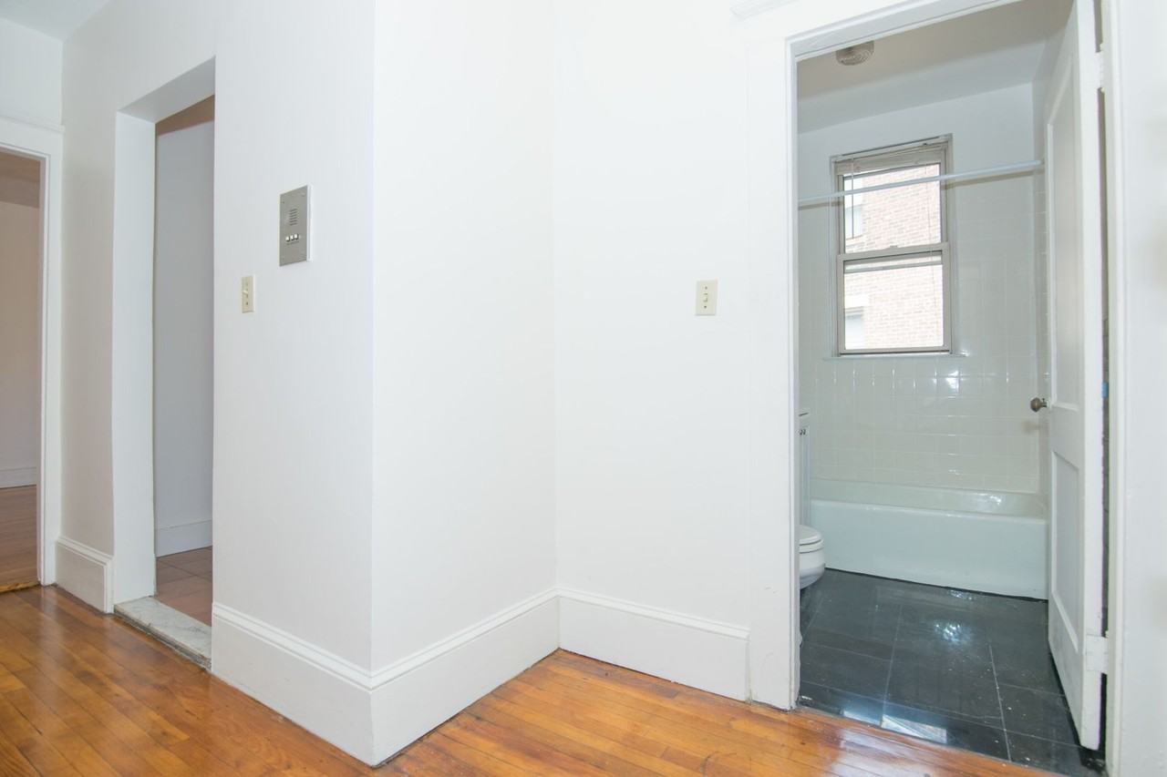 13 Scottfield Rd - Photo 6 of 15