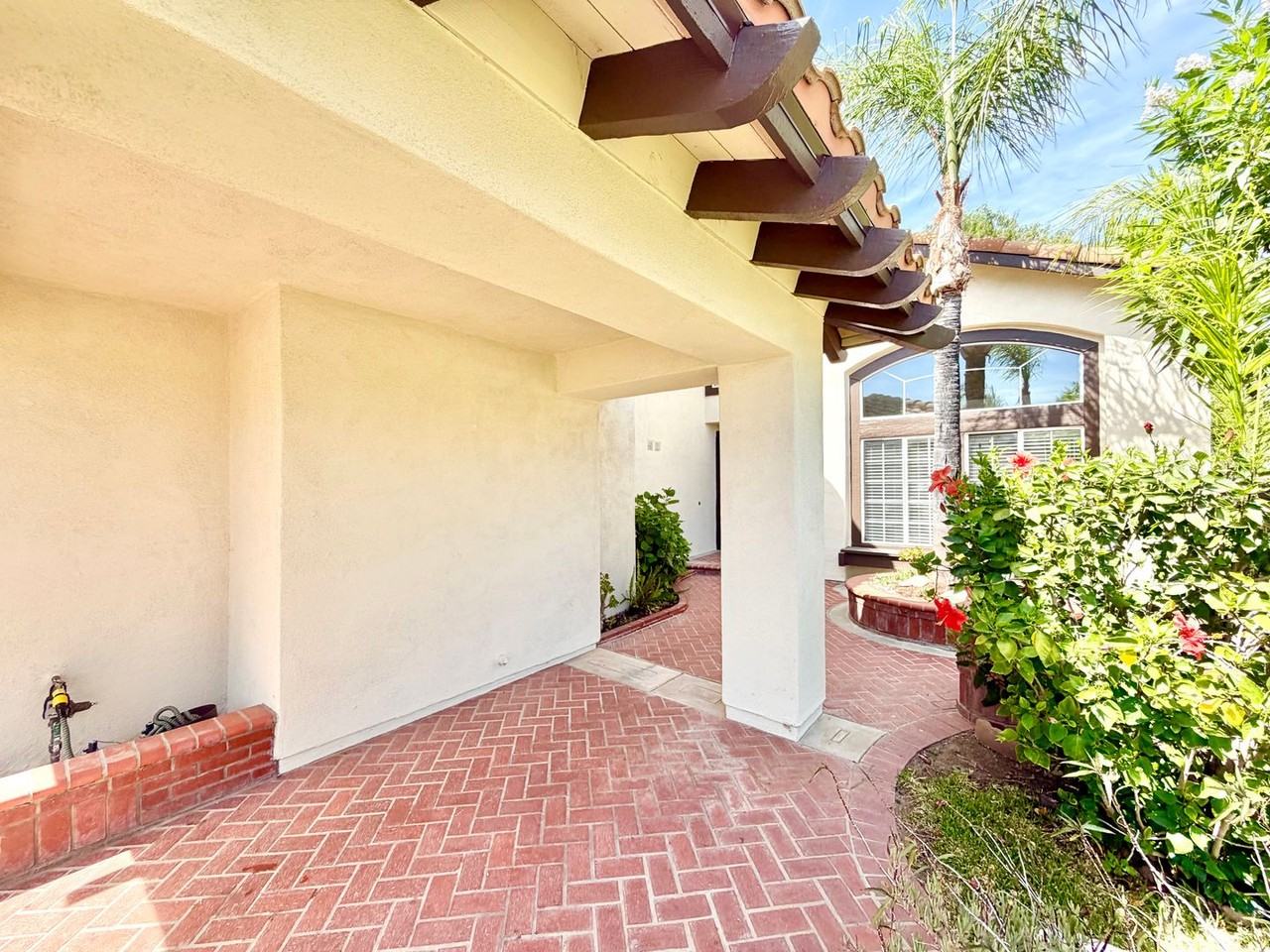 25188 Via Las Lomas - Photo 4 of 44