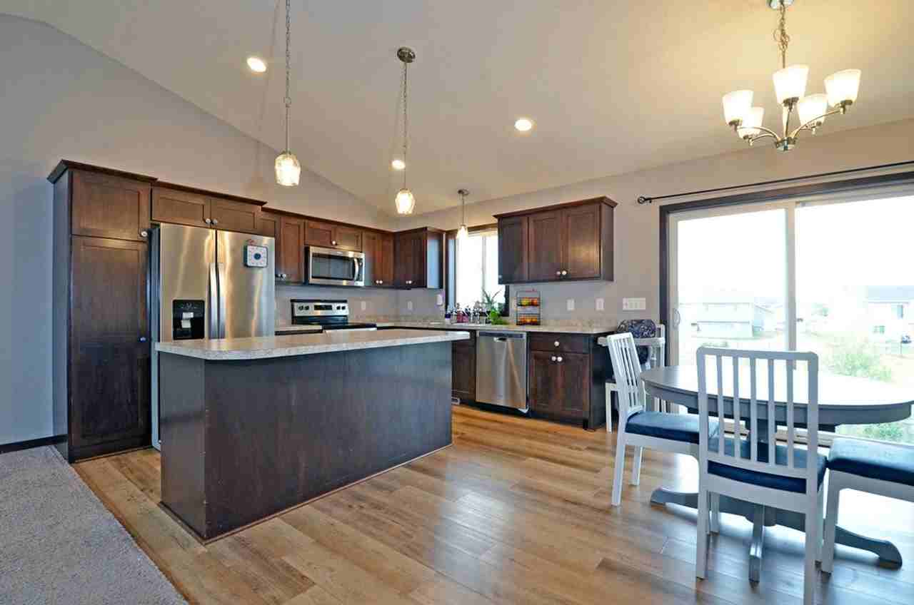 20151 Truman Dr - Photo 3 of 20