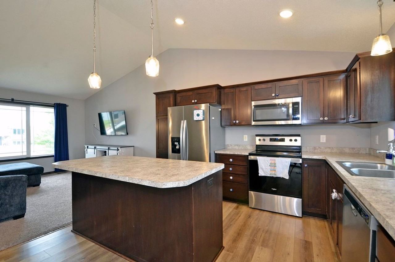 20151 Truman Dr - Photo 4 of 20