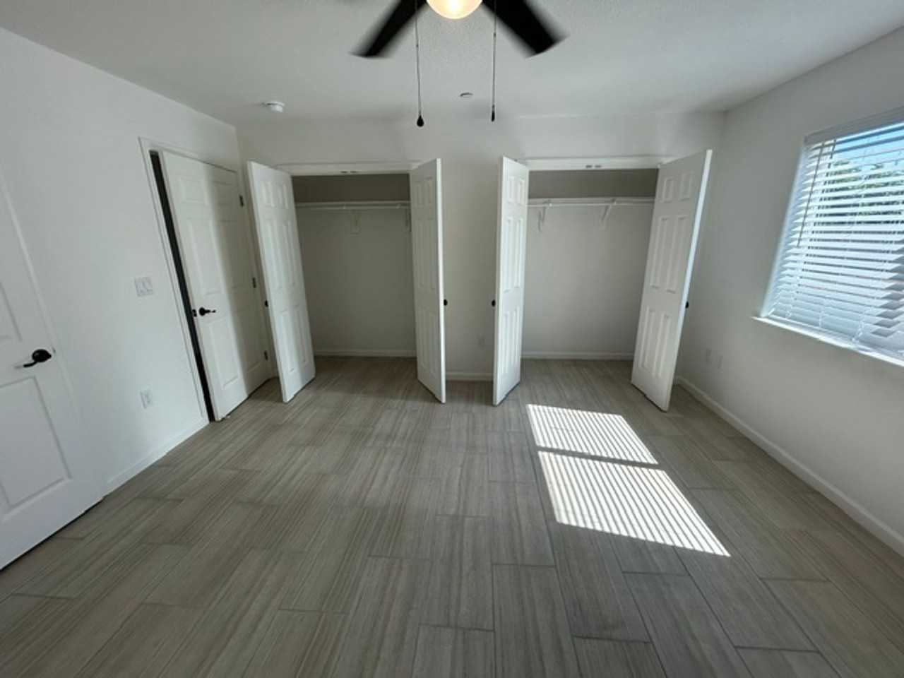 820 N Cypress St - Photo 7 of 18