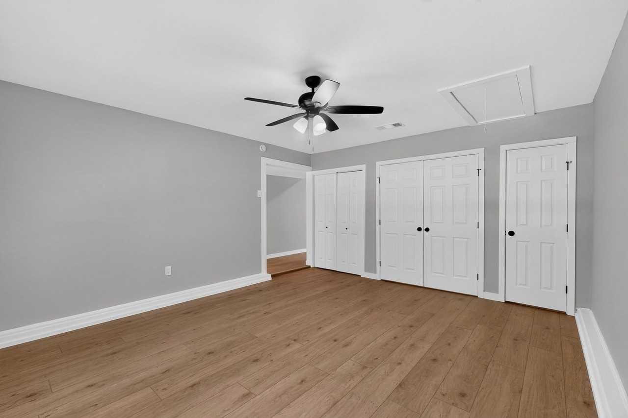 1004 Cross Bend Rd - Photo 6 of 49