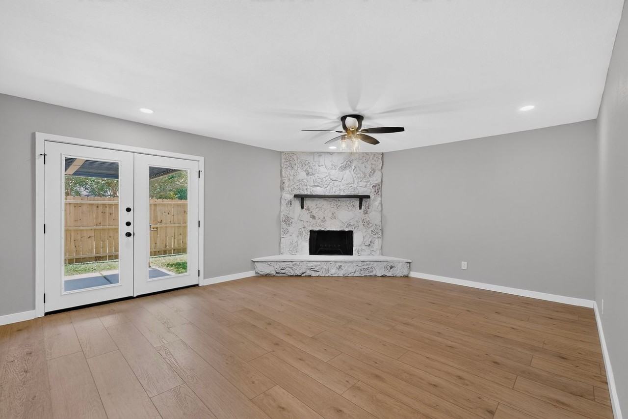 1004 Cross Bend Rd - Photo 7 of 49