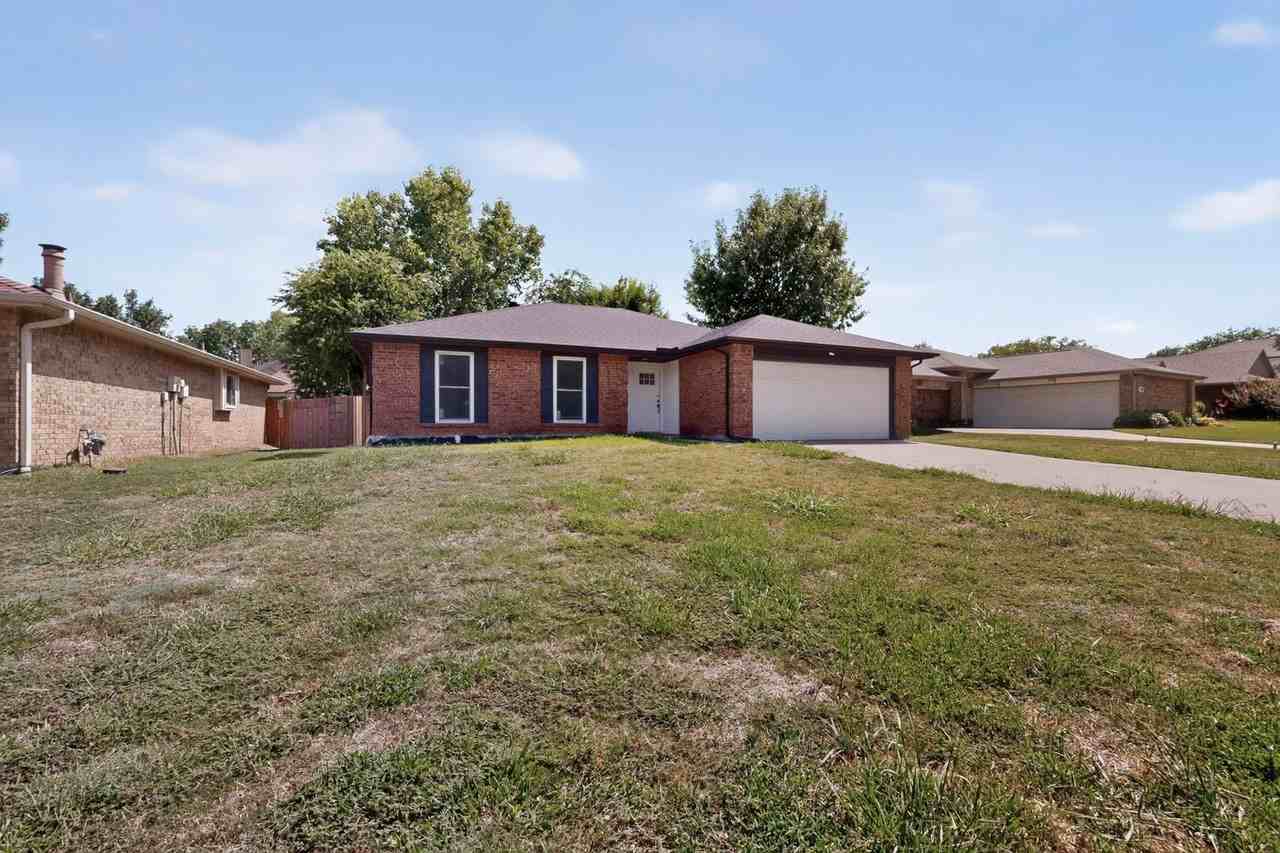 1313 Homestead St - Photo 3 of 43