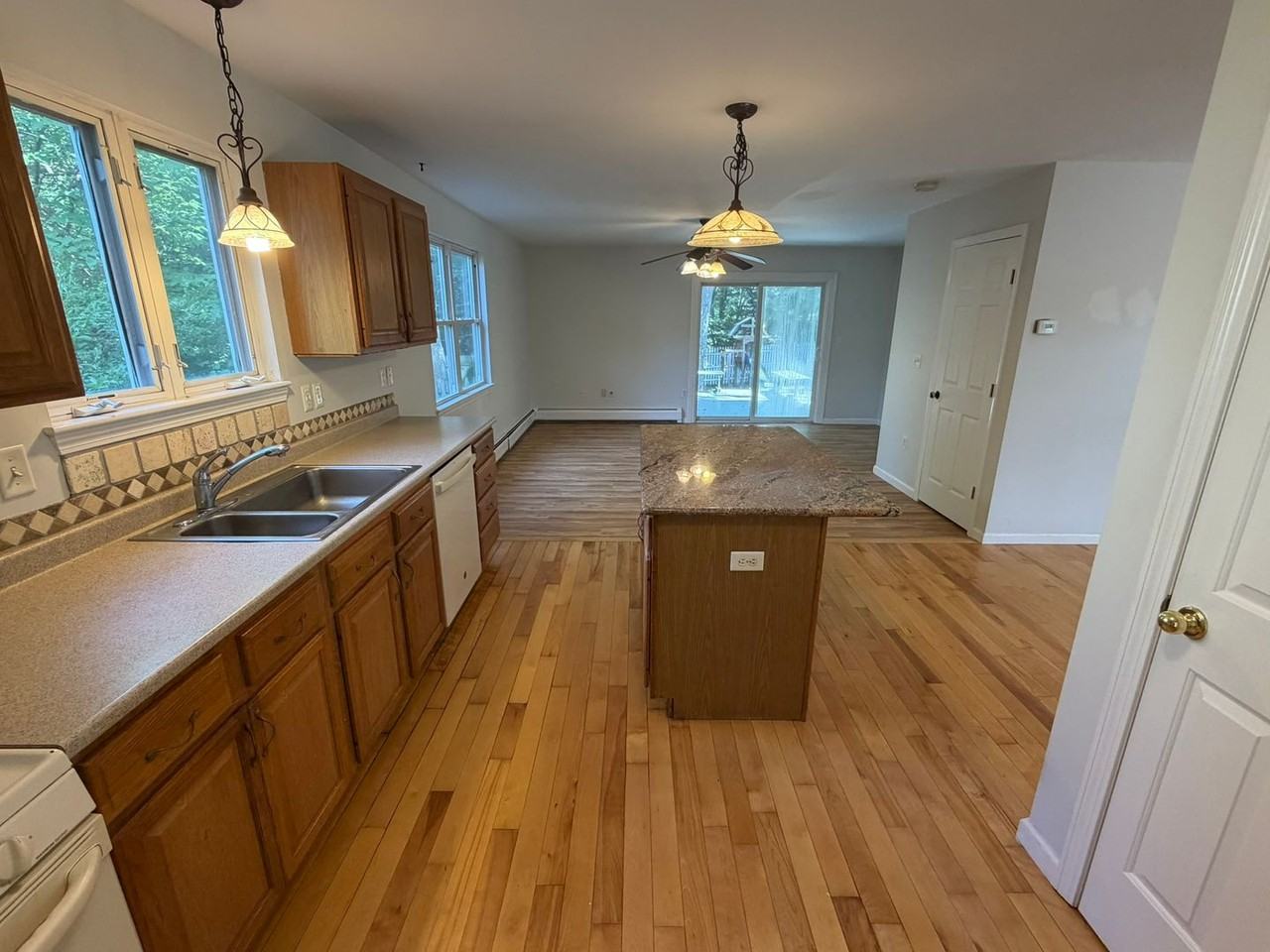 60 Clark St - Photo 4 of 35