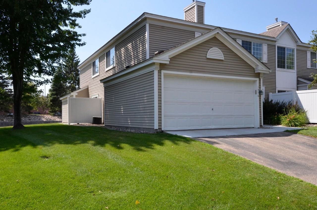 1926 Kyle Way - Photo 2 of 15