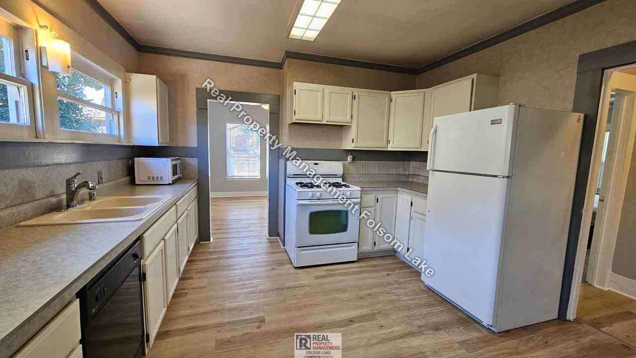 910 Mormon St - Photo 5 of 13