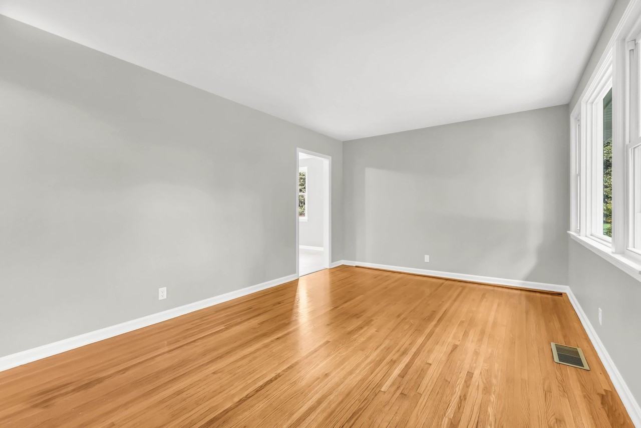 613 Channell Dr - Photo 5 of 33