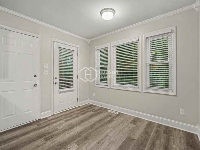 2802 Cross Tie Ln - Photo 5 of 35
