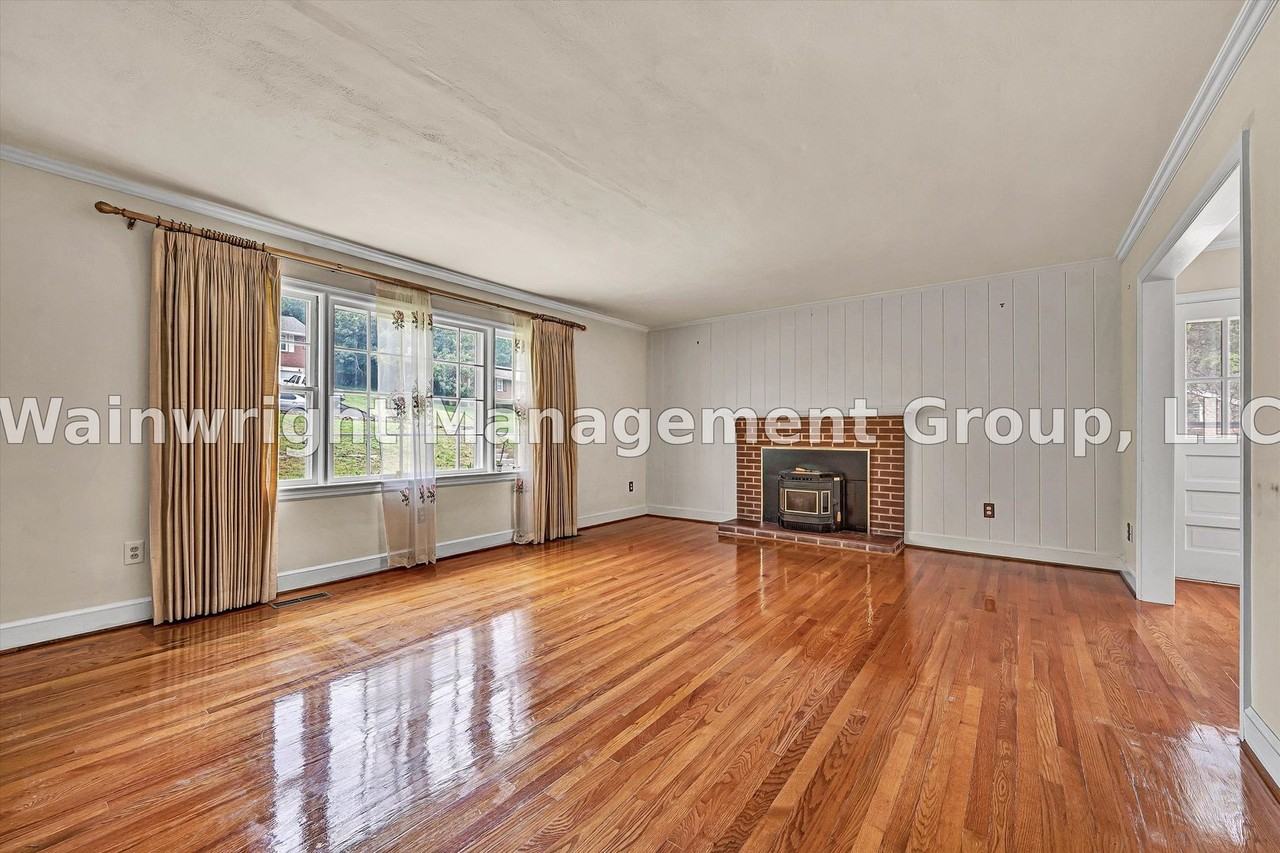4374 Sheldon Dr - Photo 3 of 25
