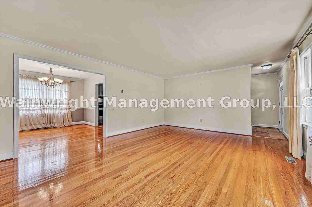 4374 Sheldon Dr - Photo 4 of 25