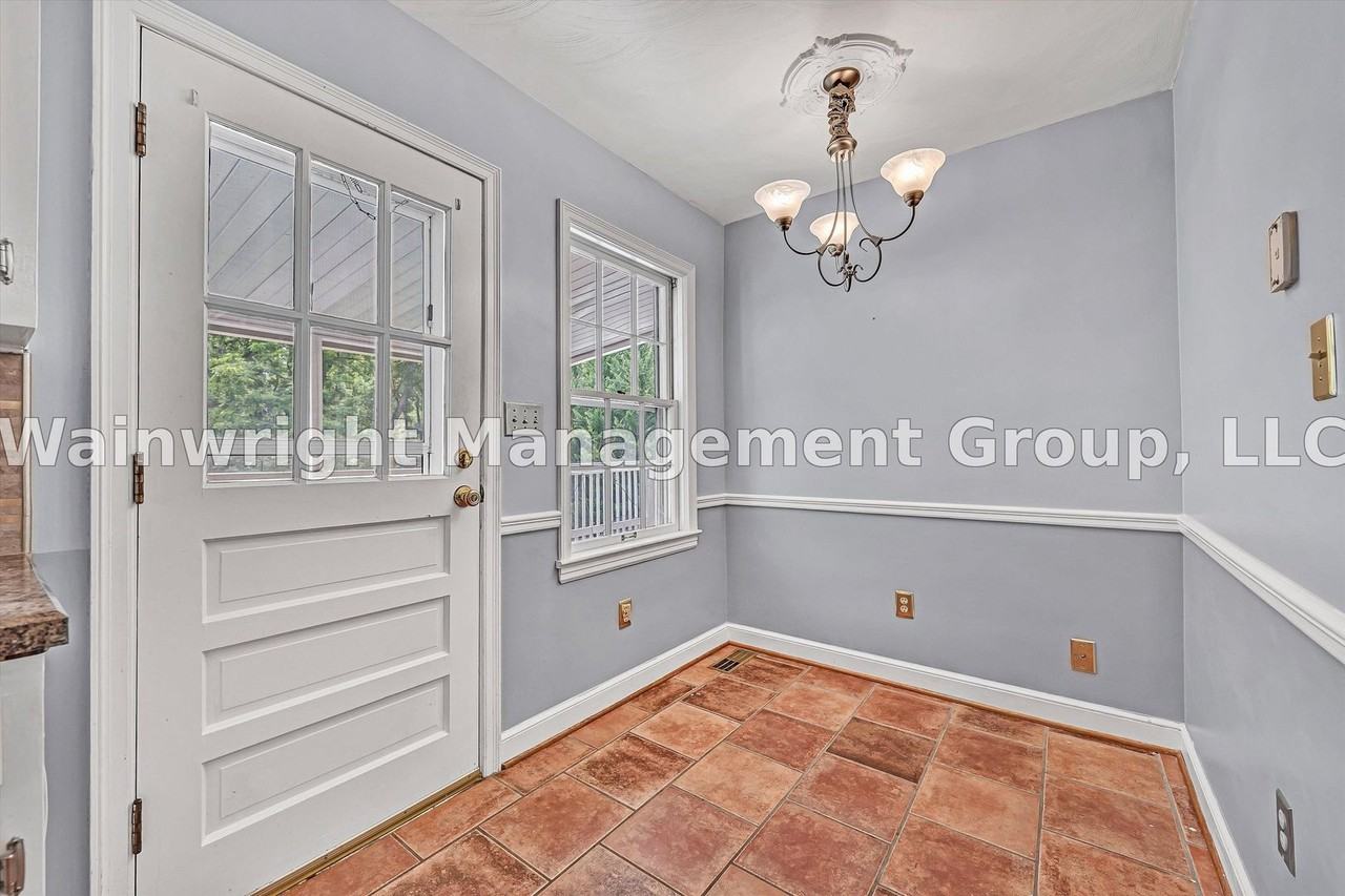 4374 Sheldon Dr - Photo 7 of 25