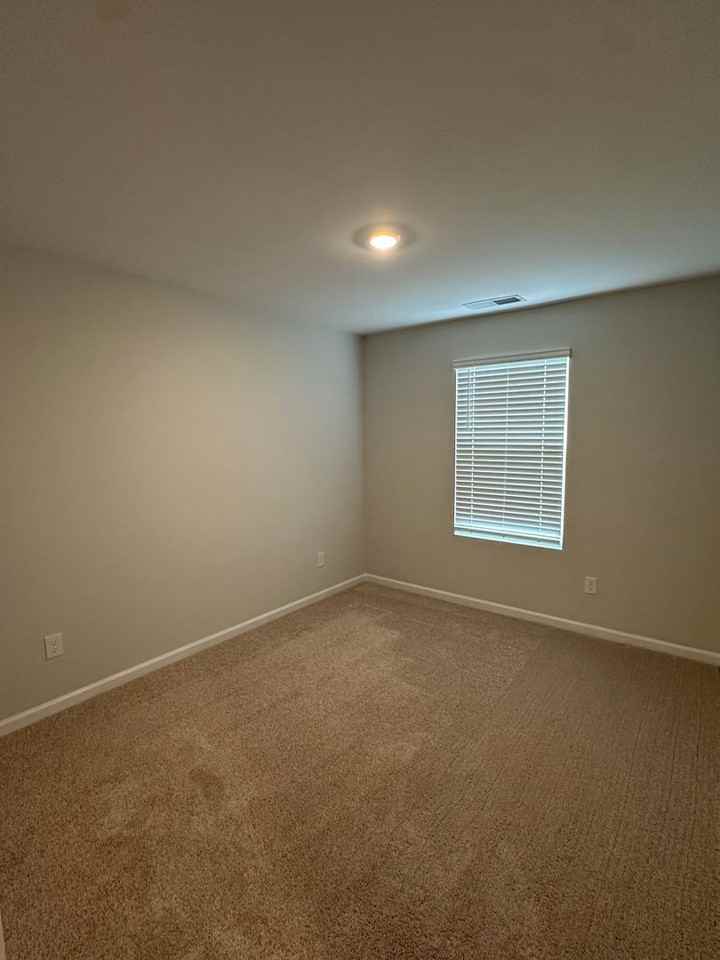 926 Lodgepole Ln - Photo 3 of 6