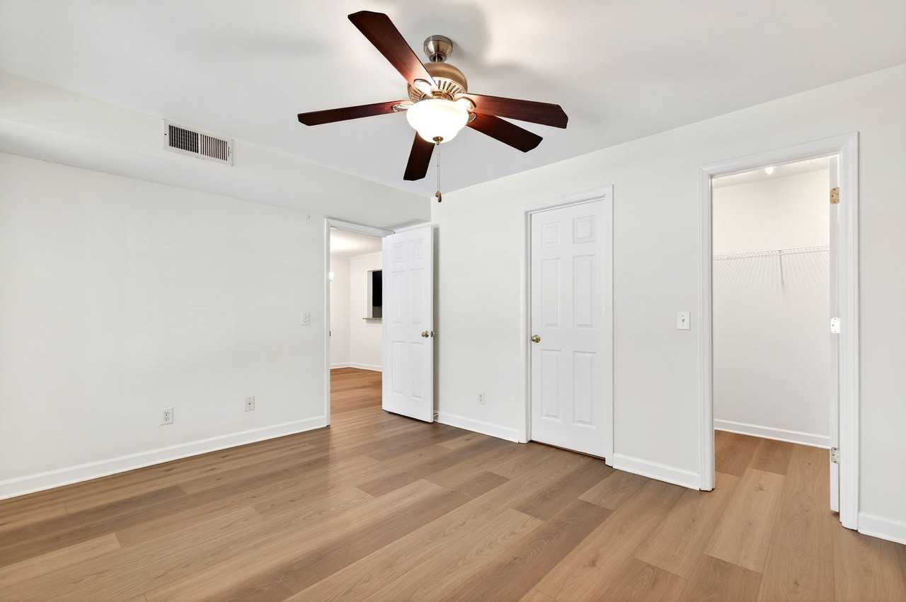 1010 Nicholwood Dr #103 - Photo 6 of 40