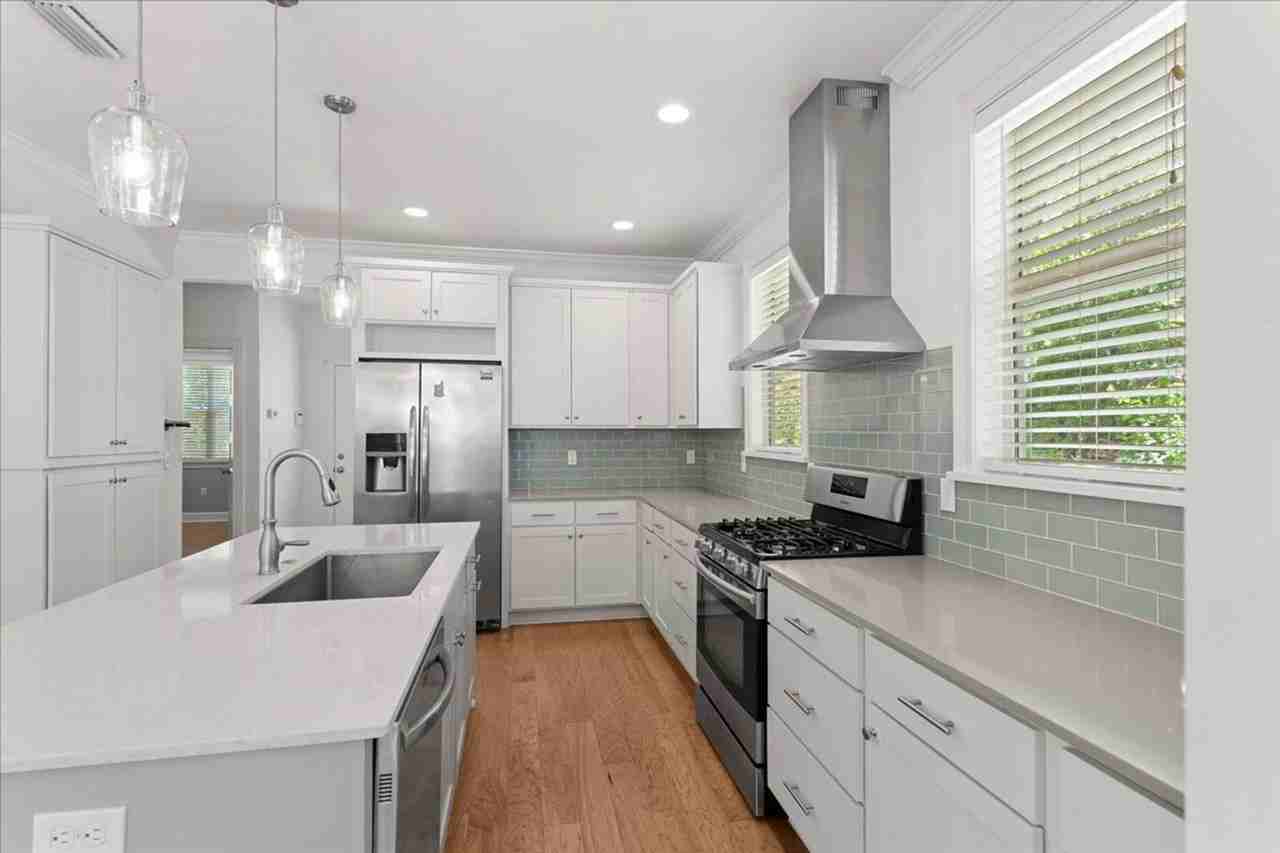 619 Nw 3rd St - Photo 5 of 31