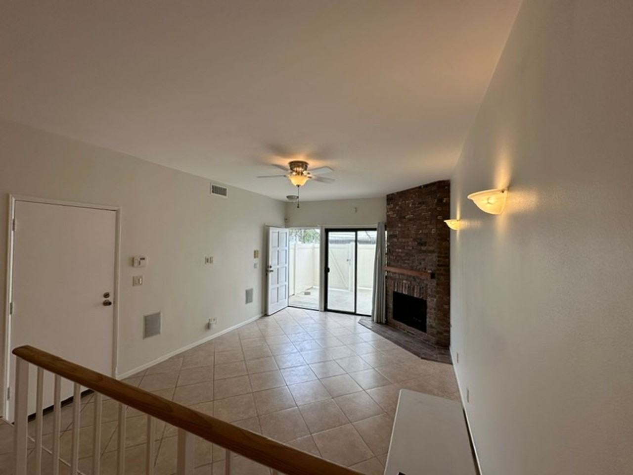 22865 Del Valle St #6 - Photo 4 of 28