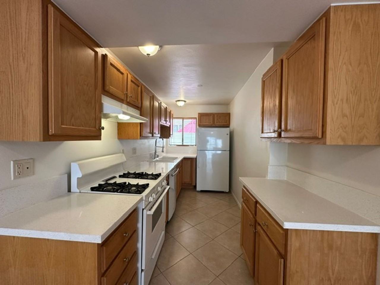 22865 Del Valle St #6 - Photo 5 of 28