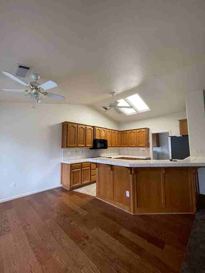 4424 Heather Ridge Ln - Photo 2 of 16