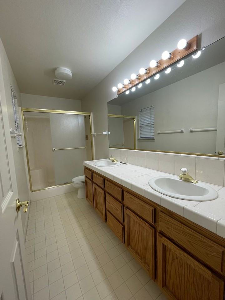 4424 Heather Ridge Ln - Photo 6 of 16