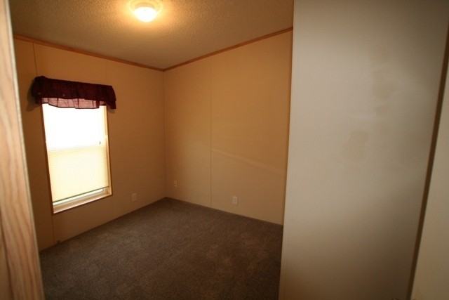 110 White Oak Dr - Photo 4 of 9