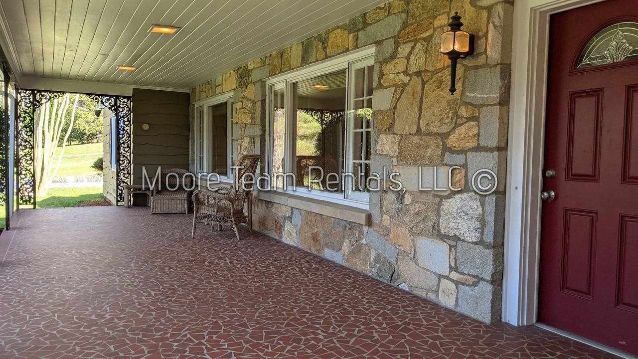 2612 Haywood Rd - Photo 2 of 21