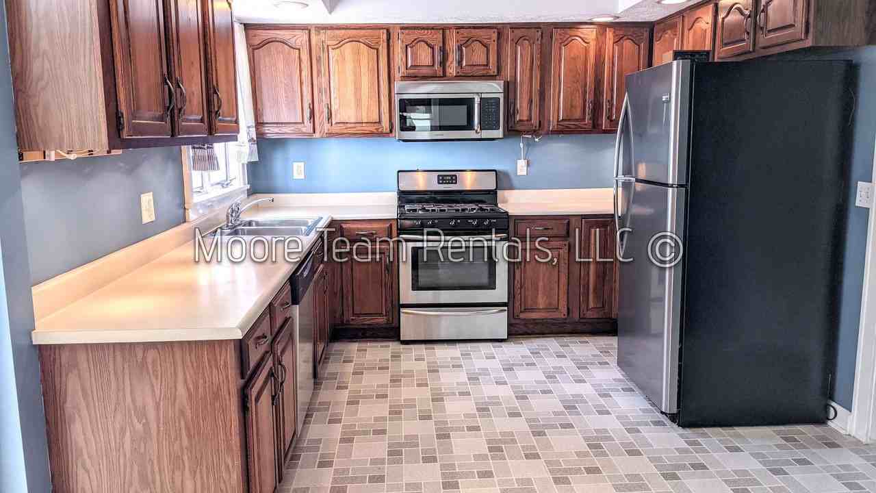 2612 Haywood Rd - Photo 6 of 21