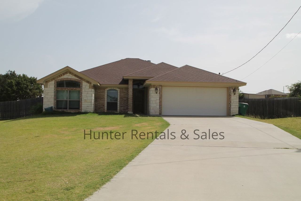 1104 Wren Cir - Photo 2 of 30