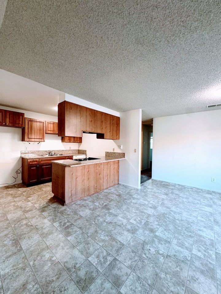 4136 Oberon Ave - Photo 5 of 11