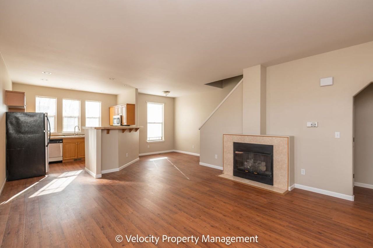 1530 Nw Hickory Pl - Photo 5 of 17