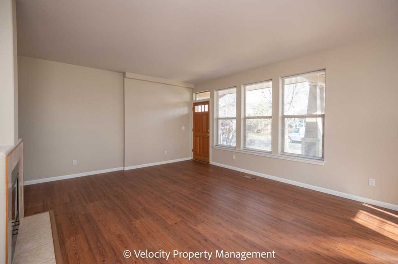 1530 Nw Hickory Pl - Photo 6 of 17