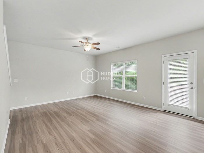302 S Fortune Way - Photo 4 of 22