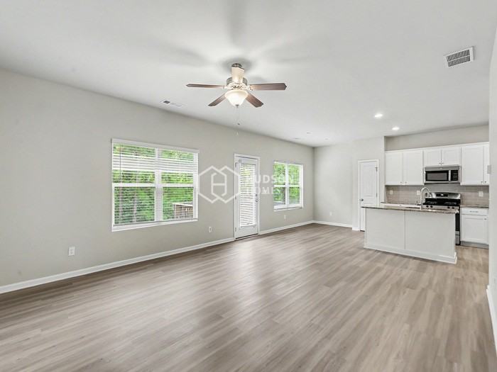 302 S Fortune Way - Photo 5 of 22