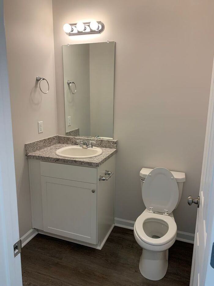 16357 Waterbury Ln - Photo 5 of 25