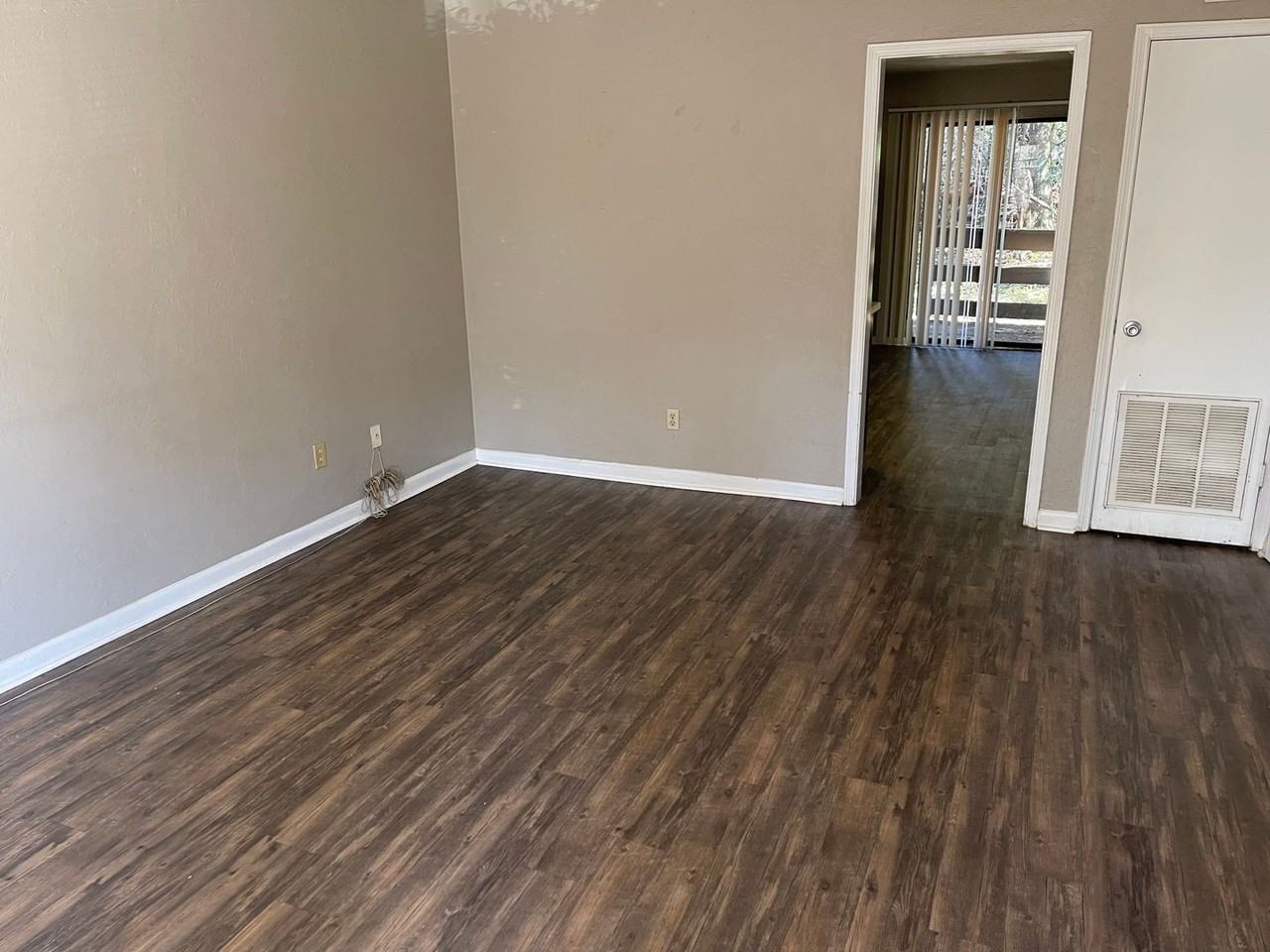 2519 Old Bainbridge Rd - Photo 6 of 7