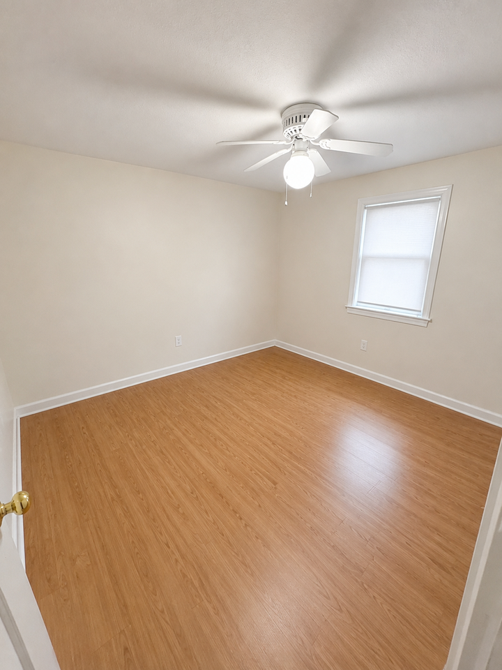 17 Burlington St #1 - Photo 3 of 5