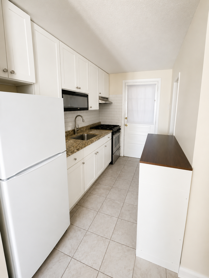 17 Burlington St #1 - Photo 4 of 5