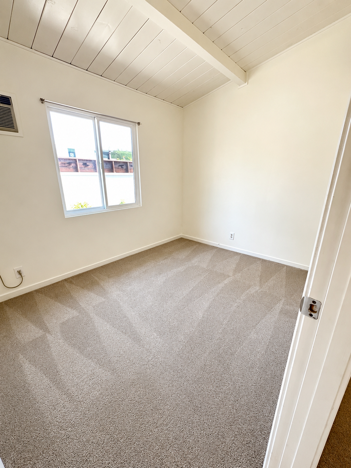 272 Donner Ave - Photo 7 of 11