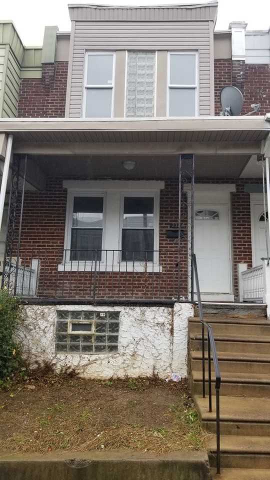 232 E Garrett St - Photo 2 of 13