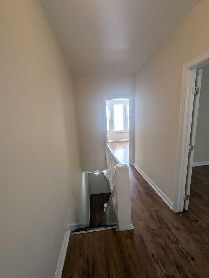 232 E Garrett St - Photo 7 of 13