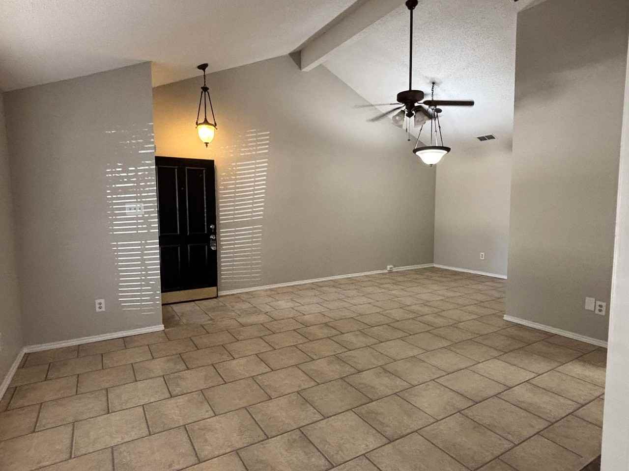 104 Glade Shadow Dr - Photo 3 of 18