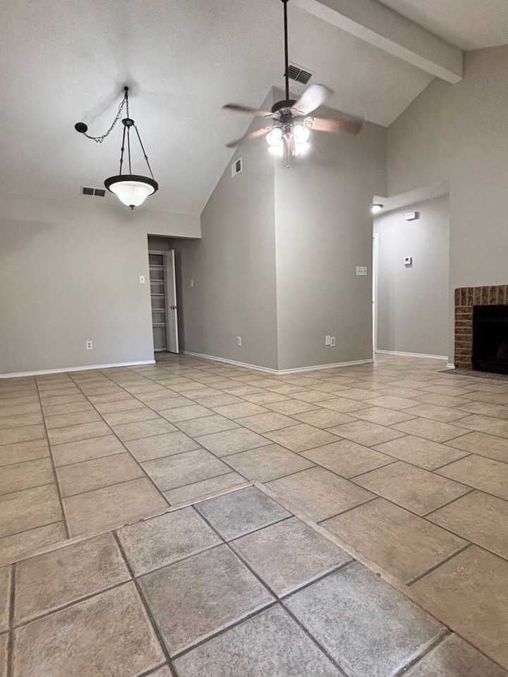 104 Glade Shadow Dr - Photo 6 of 18