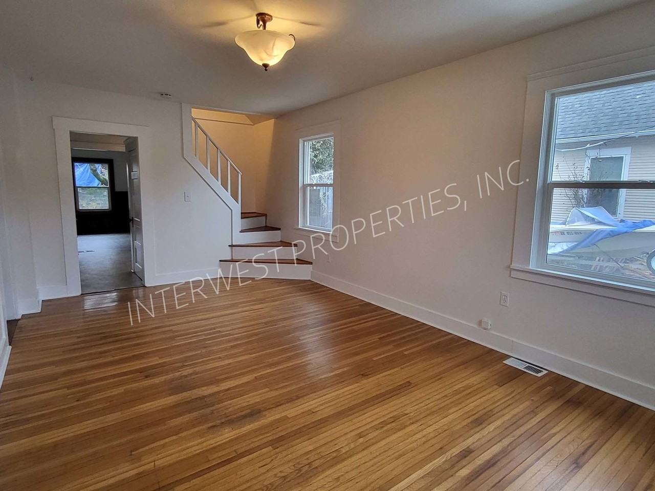 329 Se 79th Ave - Photo 3 of 21