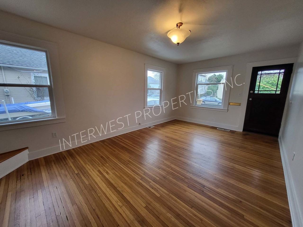 329 Se 79th Ave - Photo 4 of 21