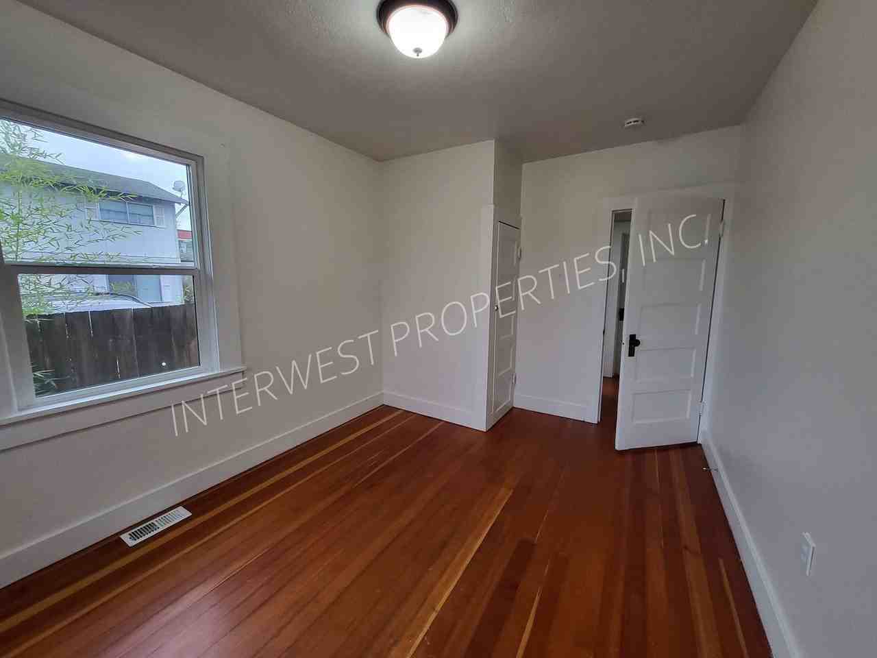329 Se 79th Ave - Photo 6 of 21