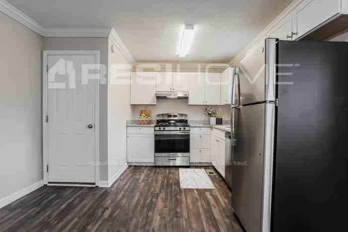 136 Amber Ln - Photo 2 of 18