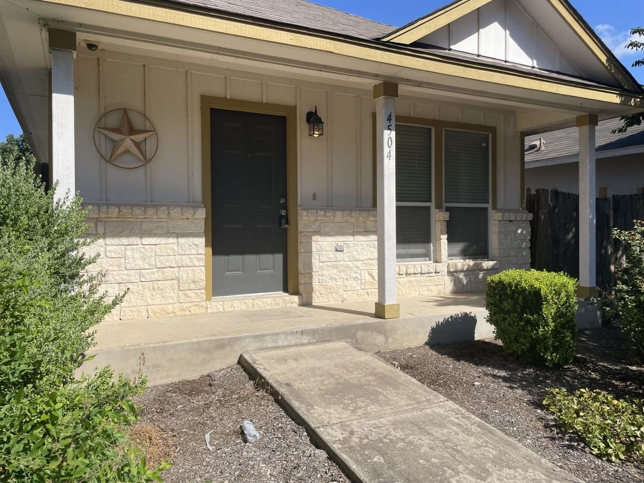 4504 Secure Ln - Photo 6 of 15