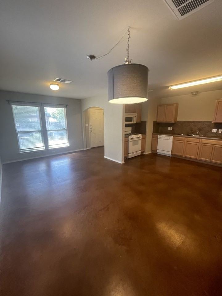 4504 Secure Ln - Photo 7 of 15