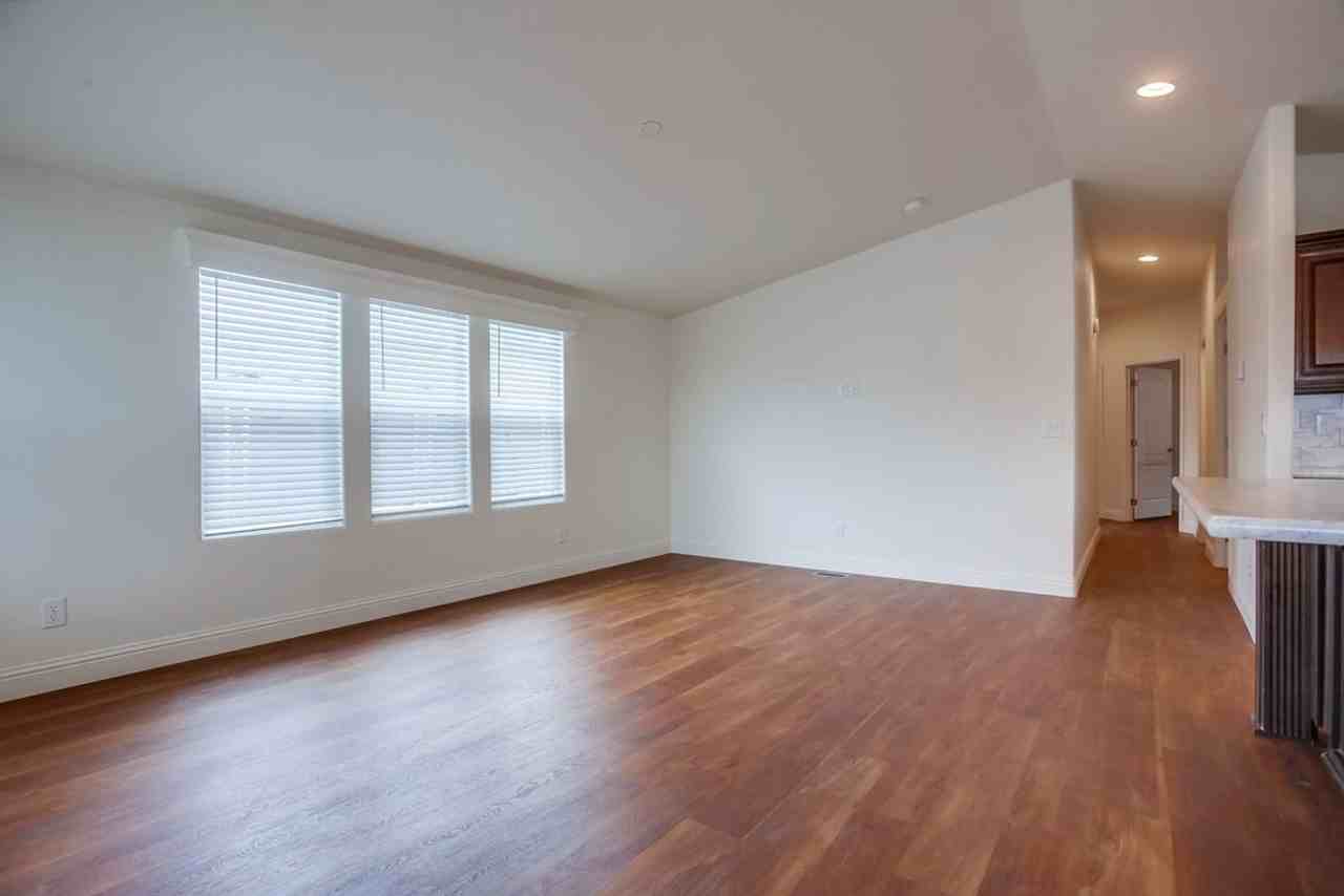 1219 E Barham Dr #80 - Photo 6 of 32