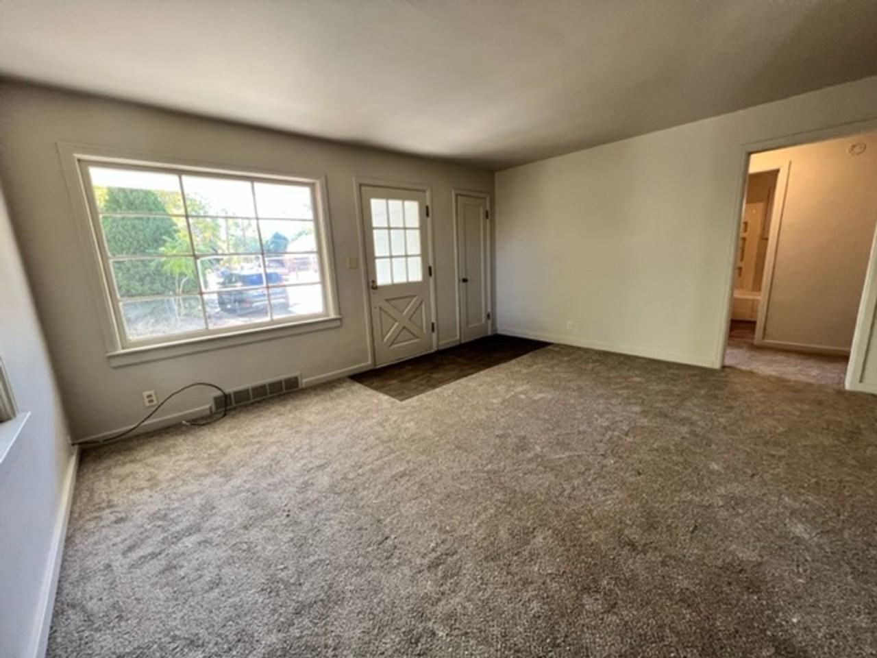 1622 W Spaulding St - Photo 4 of 13