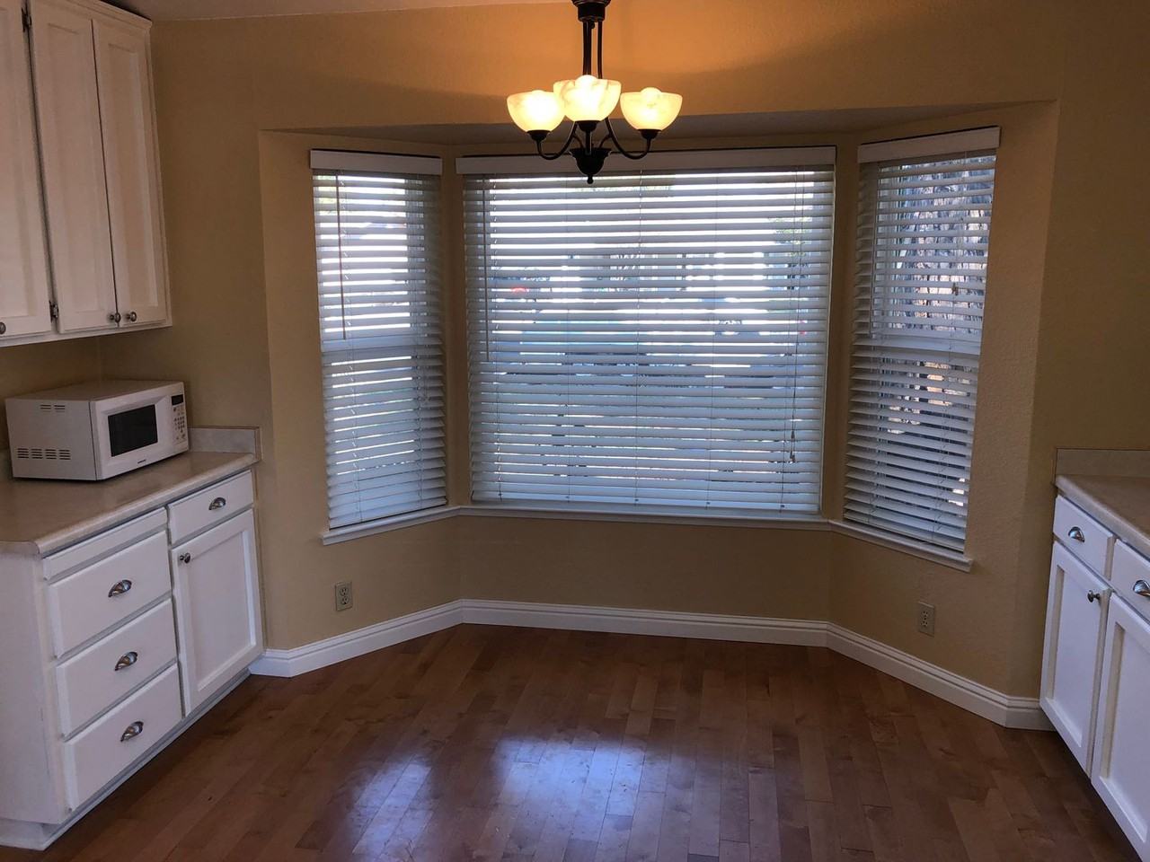 1409 Elm St - Photo 6 of 15